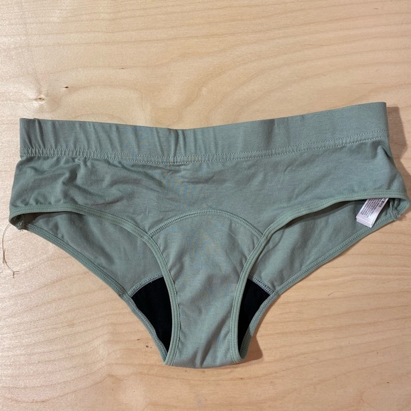 Primark Medium Flow Panty Size Small (6/8) New without Tags (JK) - Picture 1 of 10